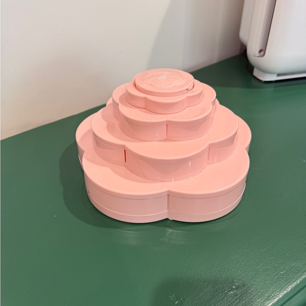 Expanding craft storage